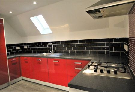 St Briavels Close, Tuffley, Gloucester, GL4 - Photo 5