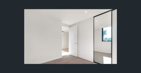 A property that has it all in Parkville! - Photo 2