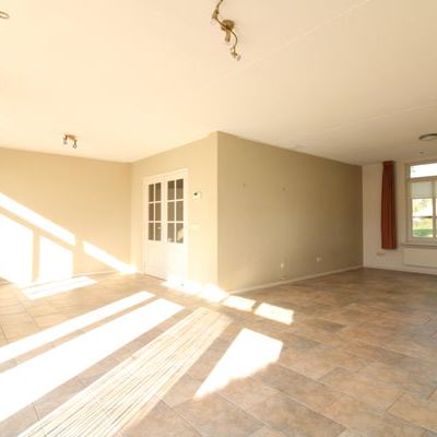 Te huur: Huis Vleutstraat in Best - Photo 1