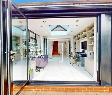 4 bedroom detached house to rent - Photo 3