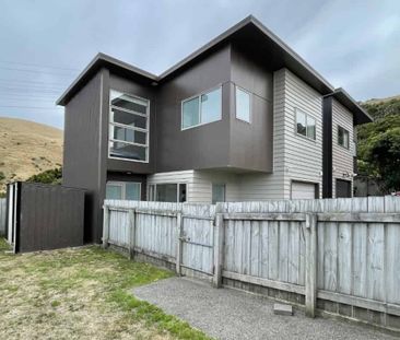 Churton Park Gem: Modern 3-Bedroom Home - Photo 5