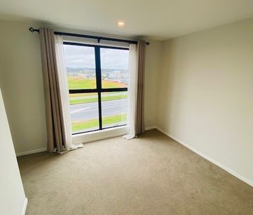 SILVERDALE, 2 BEDROOMS - Photo 2