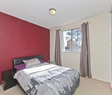 Affordable living in a central location! - Photo 6