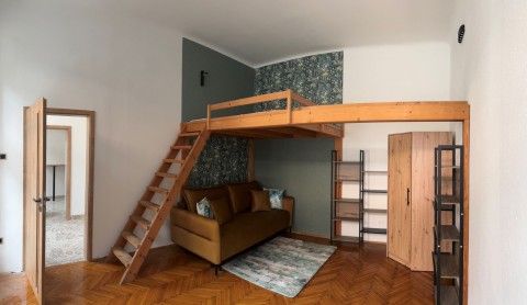 Apartment for rent at Almássy quare - Fotó 1