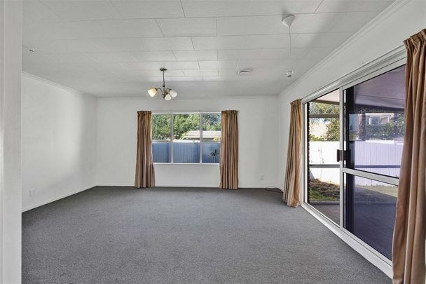 Sunny, warm 2bedroom unit, walk to town! - Photo 1