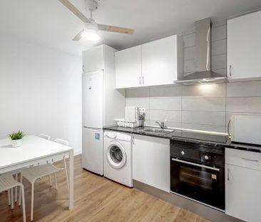 Calle de la Pilarica, Madrid, Community of Madrid 28026 - Photo 5