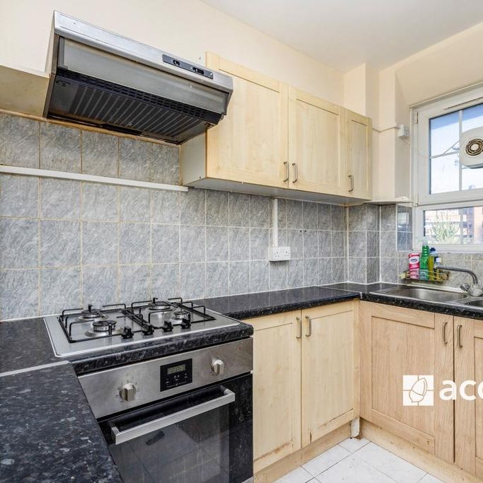 4 bedroom flat to rent - Photo 1