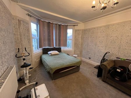 Swiss Villa Mansions, 11 Trevelyan Road, Weston-Super-Mare - Photo 2