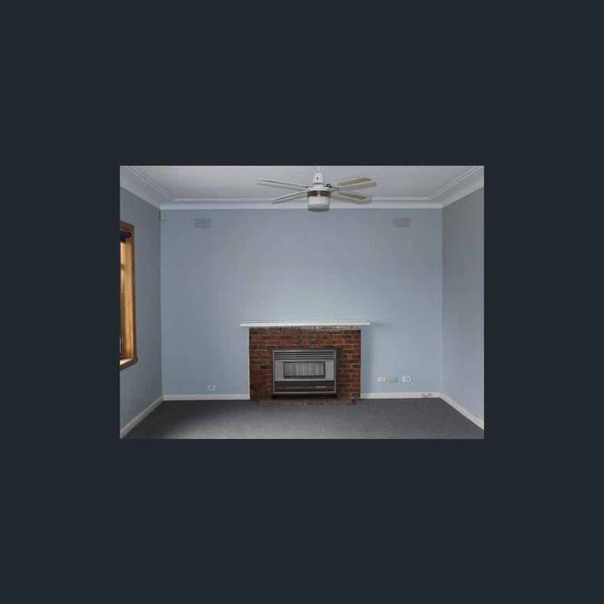 3 Bedroom Home - 6 MONTH LEASE ONLY - Photo 1