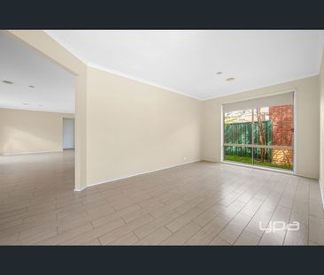 24 Fydler Avenue, Burnside, Vic 3023 - Photo 3