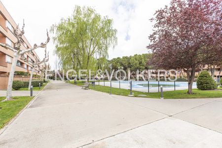 Apartamento de alquiler en Calle Terral, Prado de Somoaguas - Photo 3