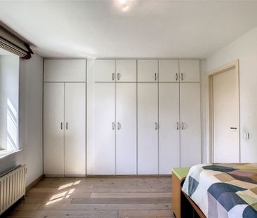 Charmante villa in residentiële omgeving met prachtig aangelegde tuin - Foto 1