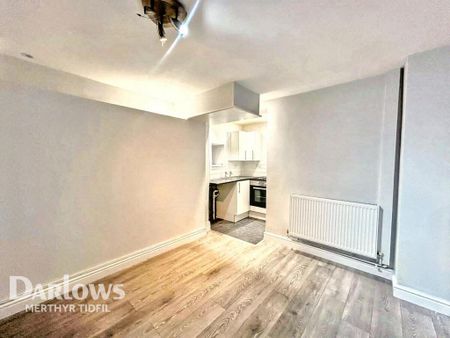 2 bedroom terraced house to rent - Photo 4