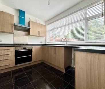 3 bedroom semi-detached house to rent - Photo 4