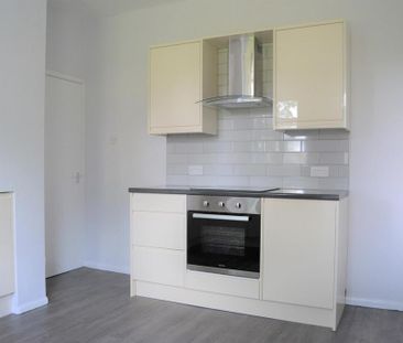 3 bedroom detached bungalow to rent - Photo 3