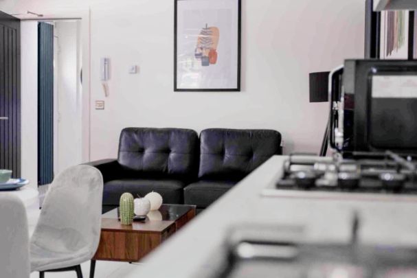 5 Beds 5 Baths - Photo 1