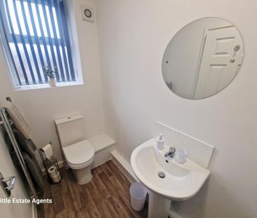 1 bedroom in a house share to rent - Photo 3