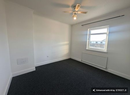 3 bedroom end of terrace house to rent - Photo 4