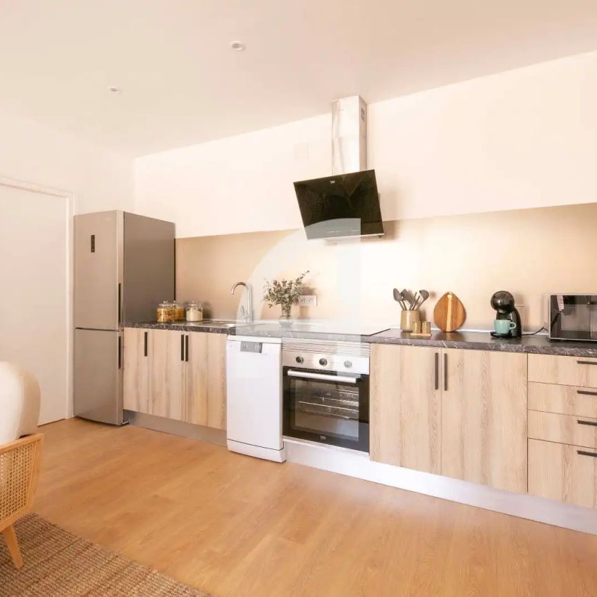 Piso de alquiler en Carrer de Magalhaes, El Poble Sec - Parc de Montjuïc - Photo 1