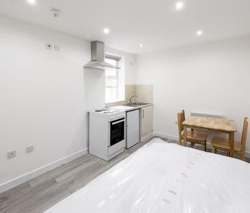 Studio to rent - Photo 1