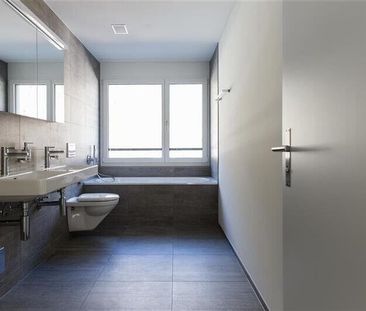 Modern 4.5 room apartment for rent in Domat/Ems! - Photo 2