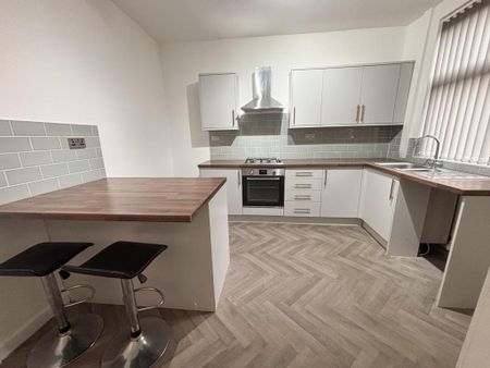 2 bedroom terraced house to rent - Photo 2