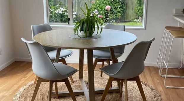 Fully Furnished, Newly Renovated 3 Bedroom - Photo 1