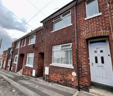3 bedroom terraced house to rent - Photo 2