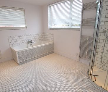 122 Prestbury Road, CHELTENHAM GL522DP - Photo 3