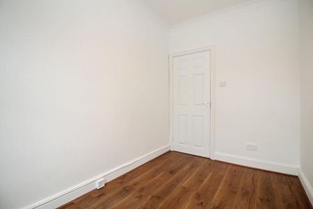 4 bedroom house to rent - Photo 3