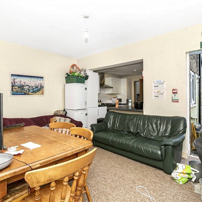 Egham Hill, Egham, Surrey, TW20 0BG - Photo 1