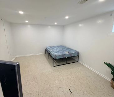 9 Keewatin Street S - Photo 2