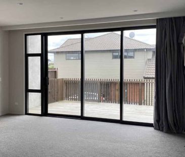 Trendy Townhouse - Photo 5