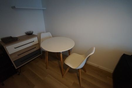 LILLE - APPARTEMENT - T2 MEUBLE - Photo 2