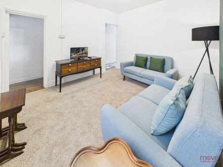 3 bedroom semi-detached house to rent - Photo 4