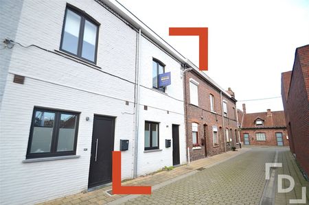 Gerenoveerde woning met terras te huur in Ieper. - Photo 2