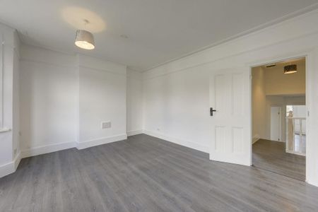4 bedroom terraced house to rent - Photo 5