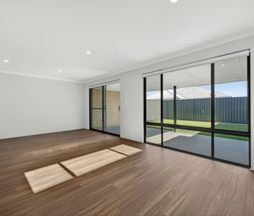 Band New Three Bedroom Dual Living Property! - Photo 2