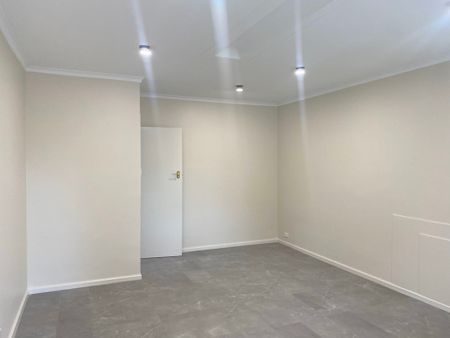 Spacious &comma; Fully Renovayed 2 Bedroom Unit in a Great Location&excl; - Photo 2