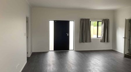 4 Bedroom + Office - Close to University - Photo 5