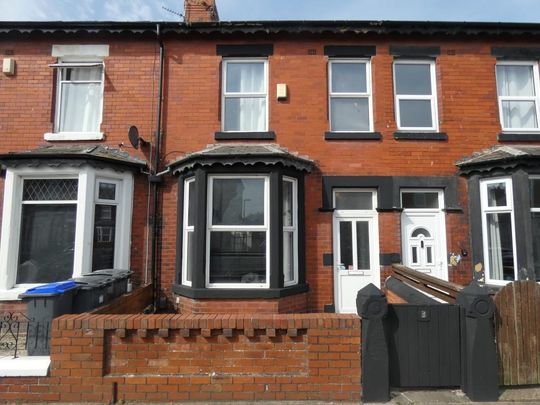 2 bedroom end of terrace house to rent - Photo 1