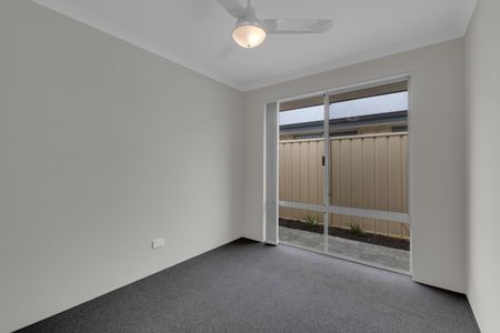 Newly Built Four Bedroom Home in Dawesville - Photo 4