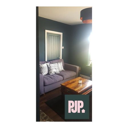1 bedroom in a house share to rent - Photo 2