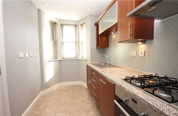 Barneby Close, Twickenham, TW2 6RR - Photo 1