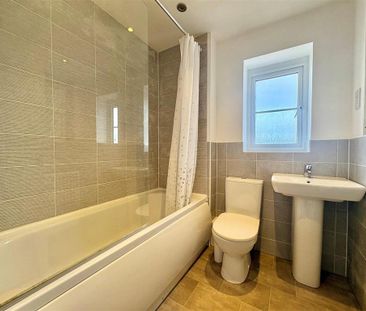 3 bedroom end of terrace house to rent - Photo 6