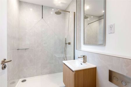 A modern two bedroom, two bathroom apartment with allocated parking - Photo 3