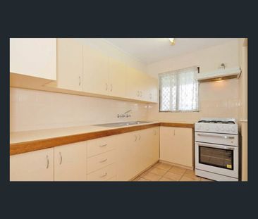 Live Close to Everything — Spacious 2-Bedroom Bayswater Gem - Photo 3