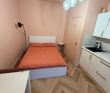 Studio Flat, Knatchbull Road, SE5 - Photo 2