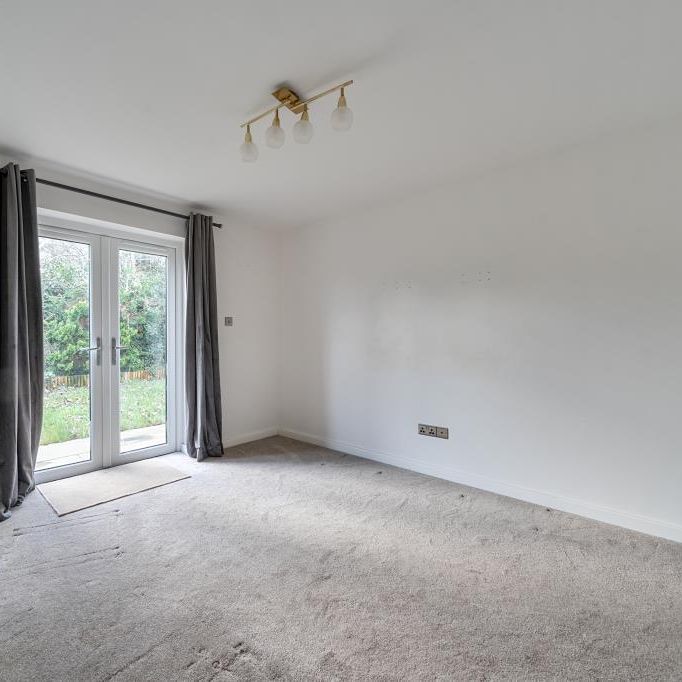 3 bedroom detached bungalow to rent - Photo 1