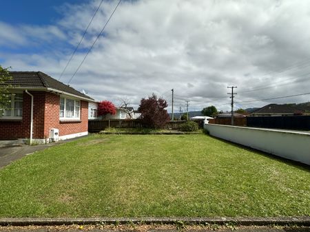 3-Bedroom Home in Upper Hutt - Photo 5